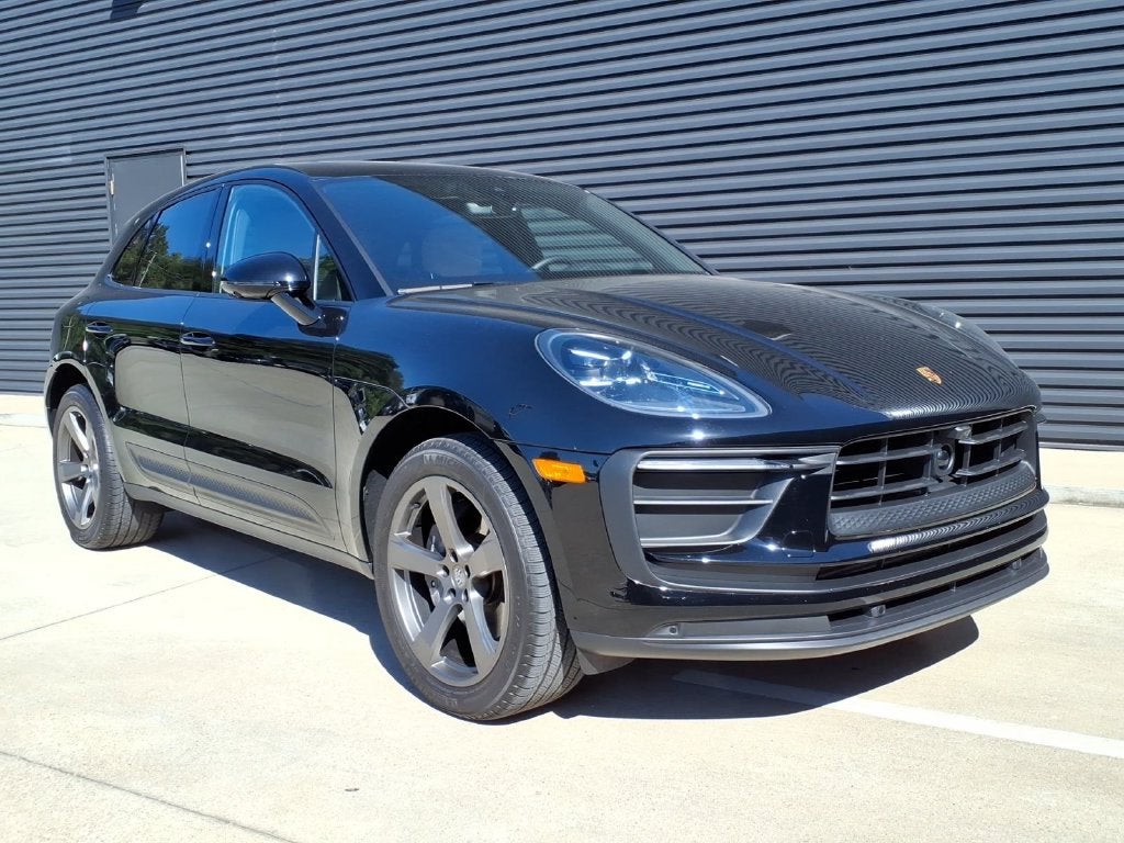 2026 Porsche Macan Base