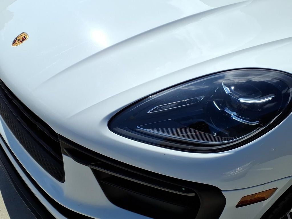 2022 Porsche Macan Base