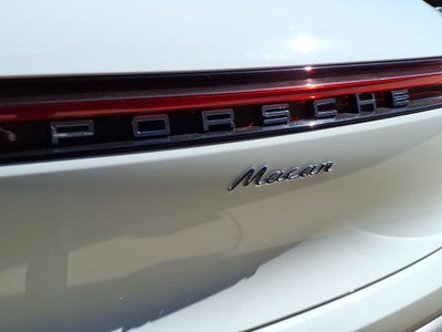 2022 Porsche Macan Base