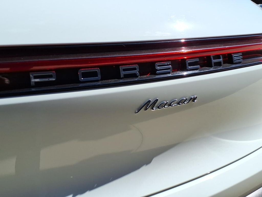2022 Porsche Macan Base