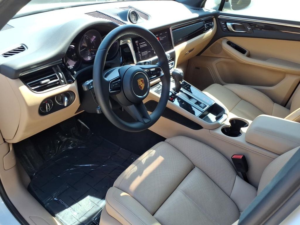 2022 Porsche Macan Base