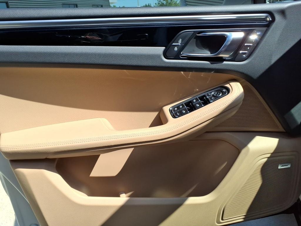 2022 Porsche Macan Base