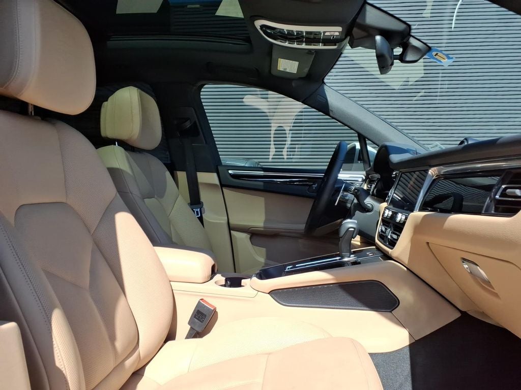 2022 Porsche Macan Base