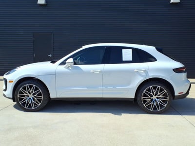 2022 Porsche Macan Base