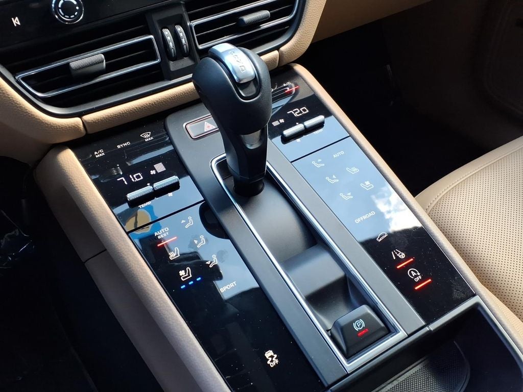 2022 Porsche Macan Base