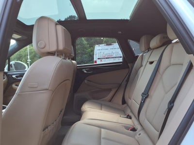 2022 Porsche Macan Base