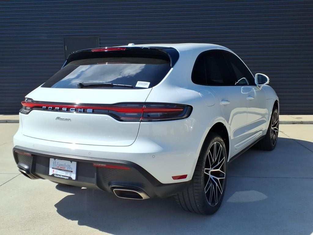 2022 Porsche Macan Base