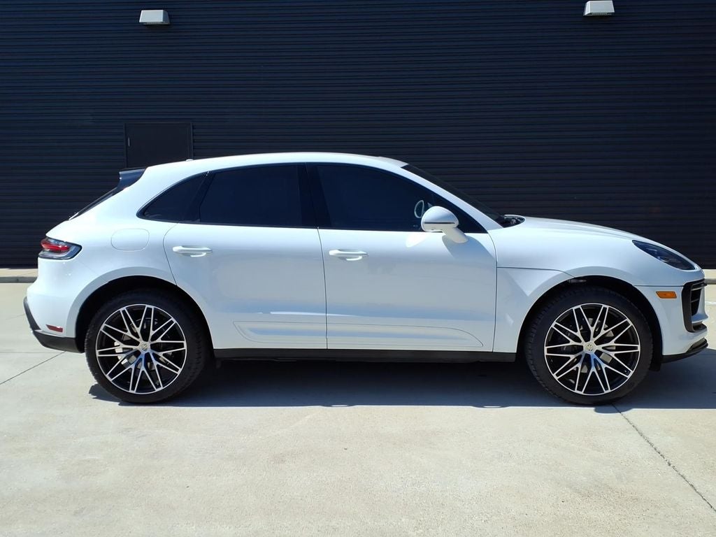 2022 Porsche Macan Base