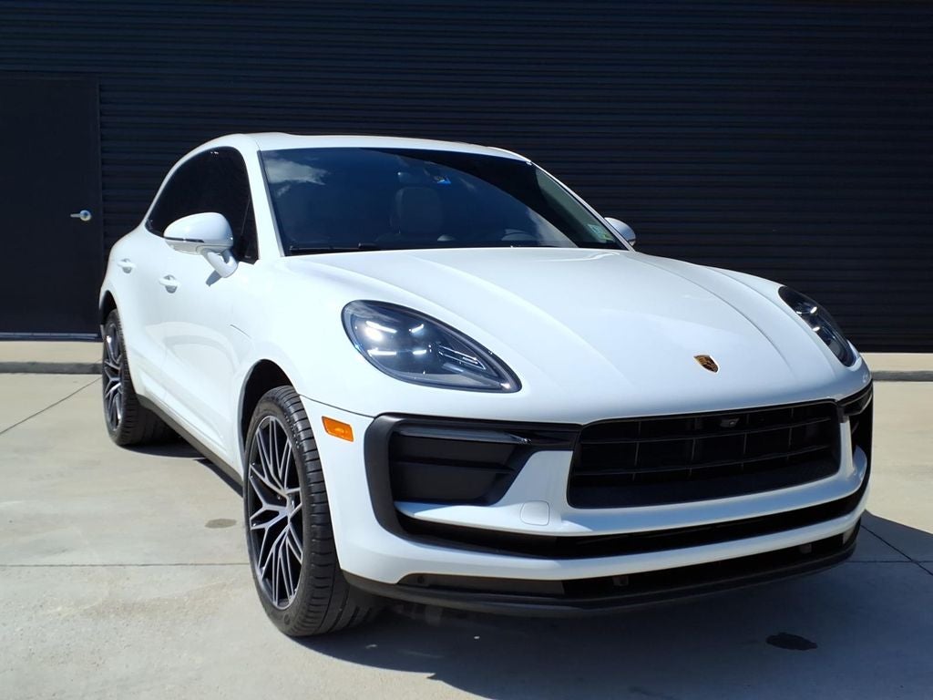 2022 Porsche Macan Base