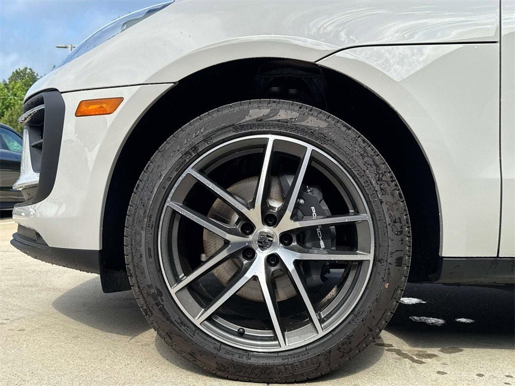 2025 Porsche Macan AWD