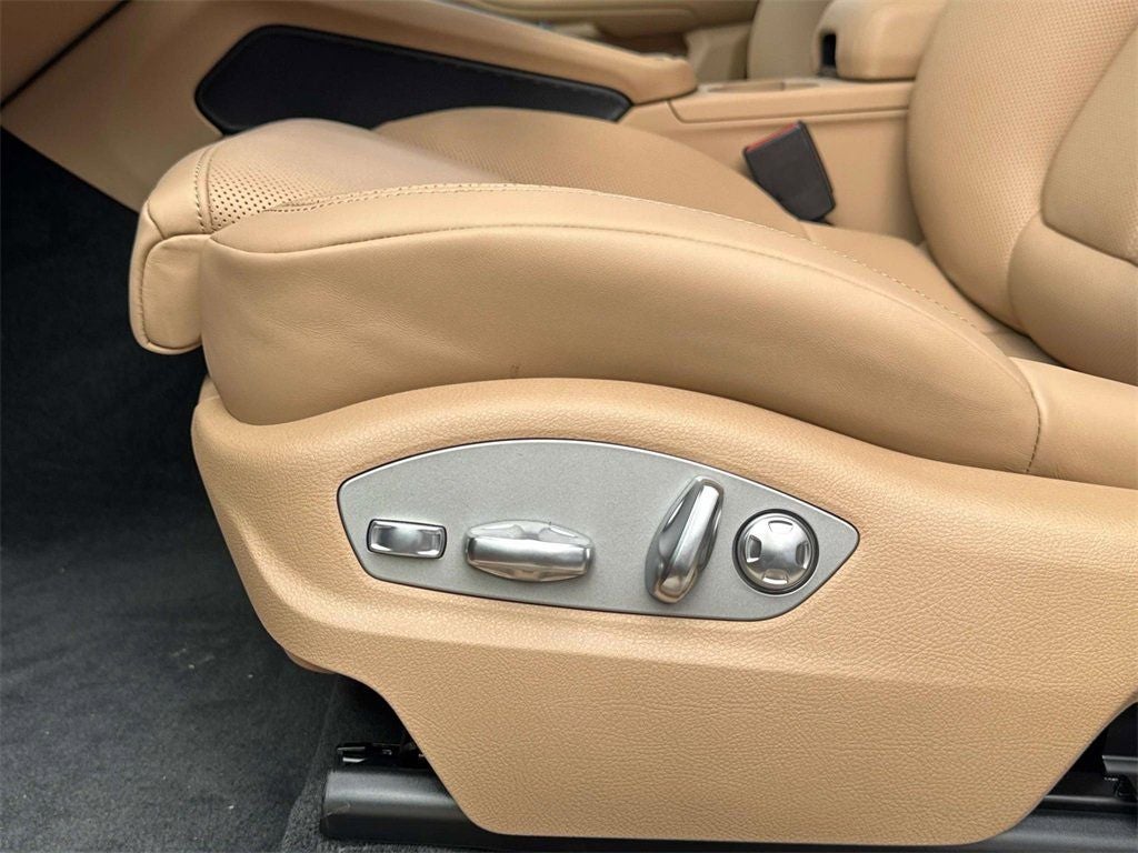 2025 Porsche Macan AWD