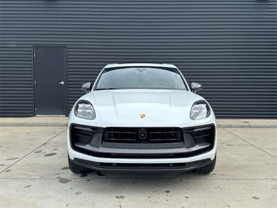 2025 Porsche Macan T