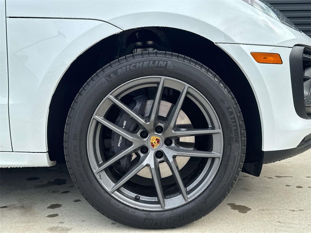 2025 Porsche Macan T