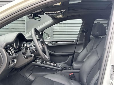 2025 Porsche Macan T