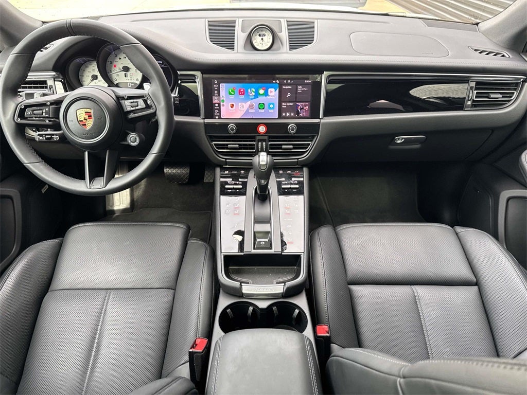 2025 Porsche Macan T