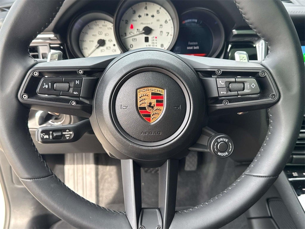 2025 Porsche Macan T