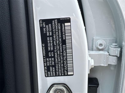 2025 Porsche Macan T