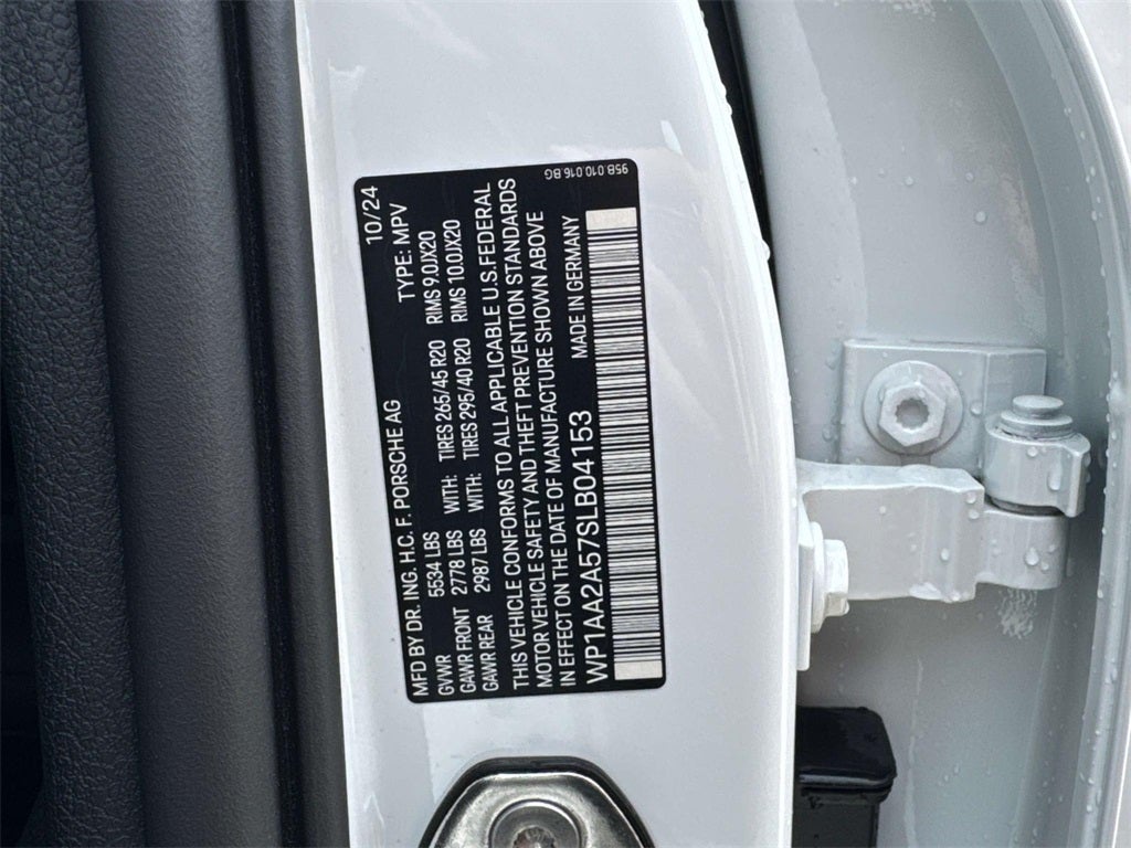 2025 Porsche Macan T