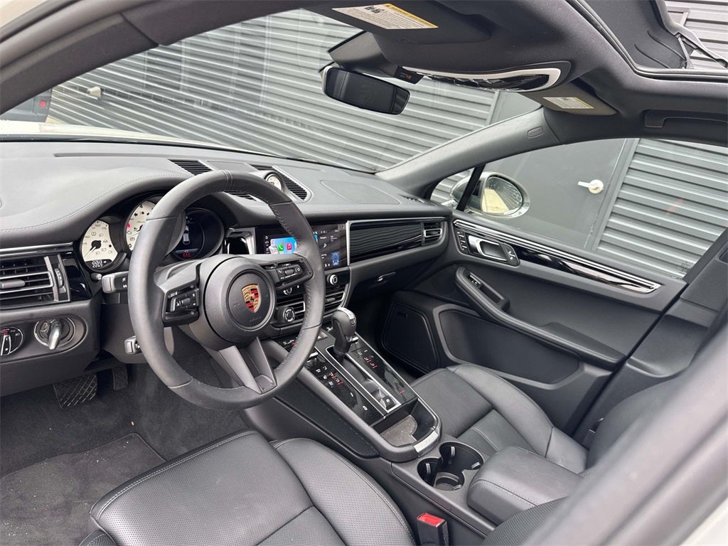 2025 Porsche Macan T