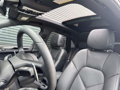 2025 Porsche Macan T