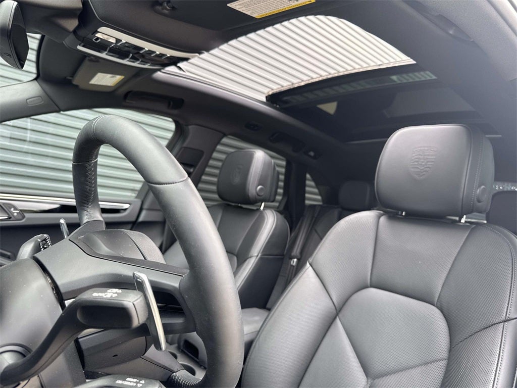 2025 Porsche Macan T