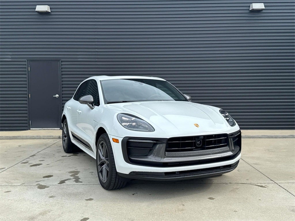 2025 Porsche Macan T
