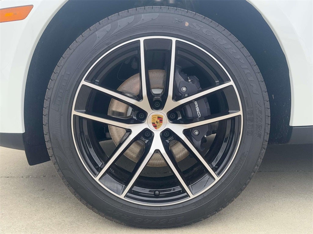 2025 Porsche Macan Base