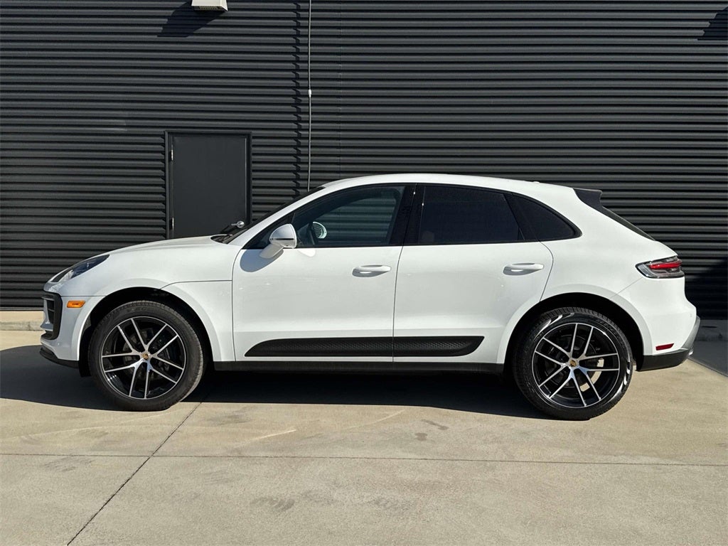 2025 Porsche Macan Base