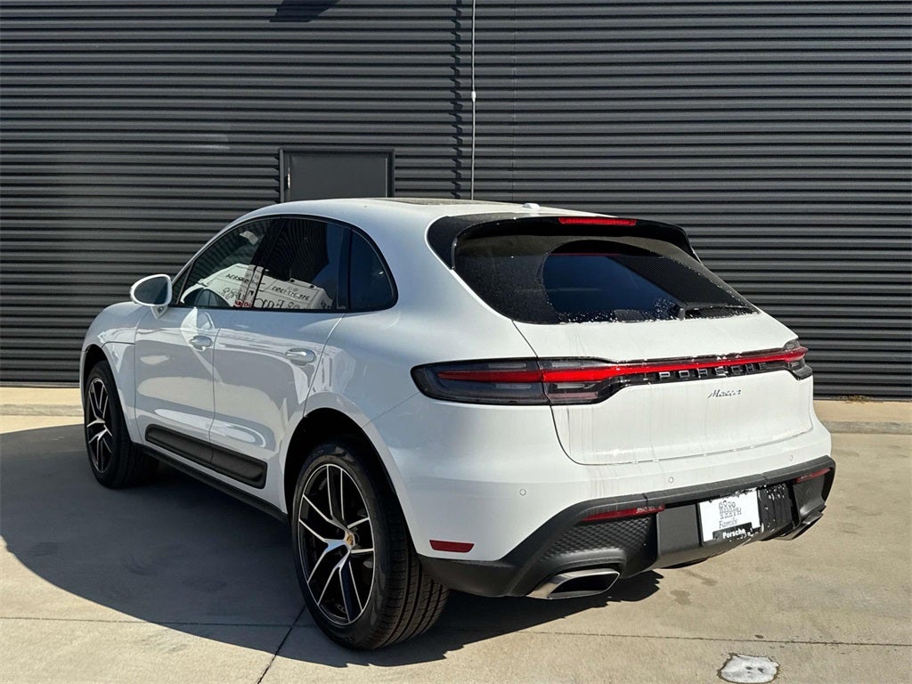 2025 Porsche Macan Base