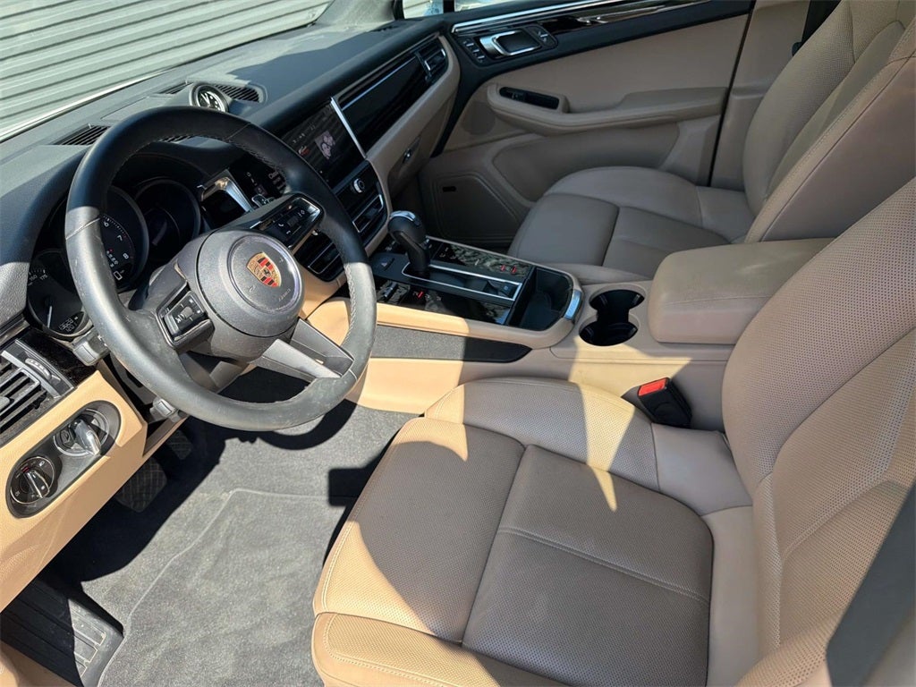 2025 Porsche Macan Base