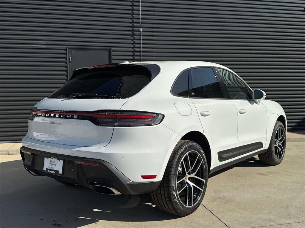 2025 Porsche Macan Base