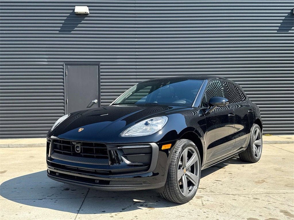 2025 Porsche Macan Base