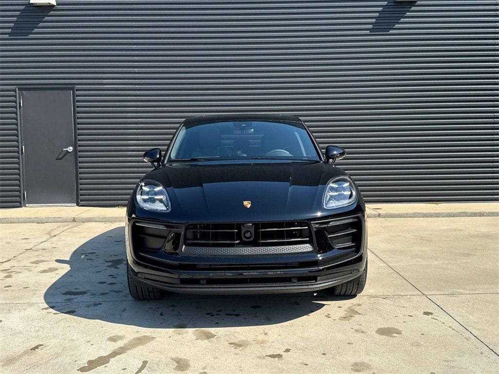 2025 Porsche Macan Base