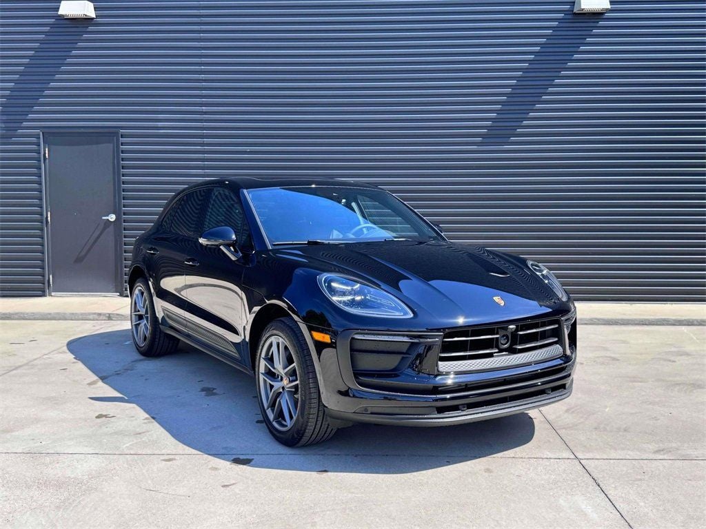 2025 Porsche Macan AWD