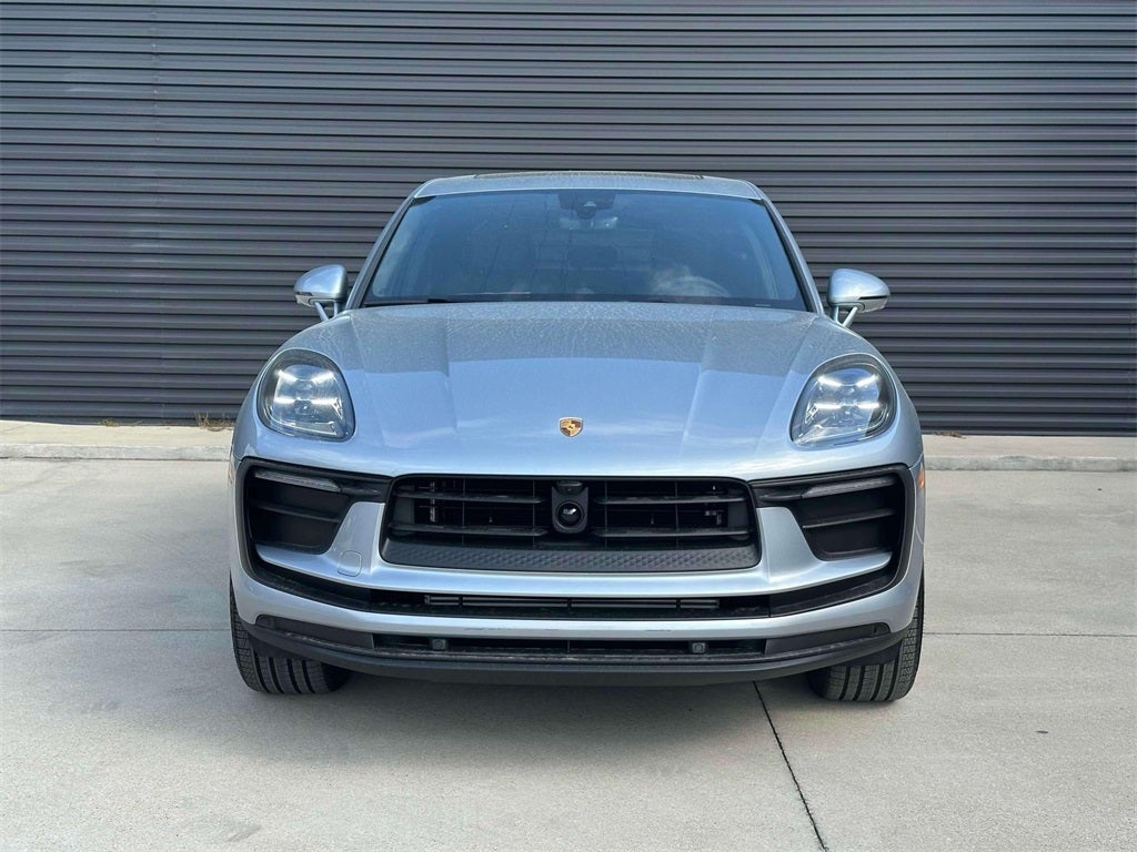 2025 Porsche Macan Base