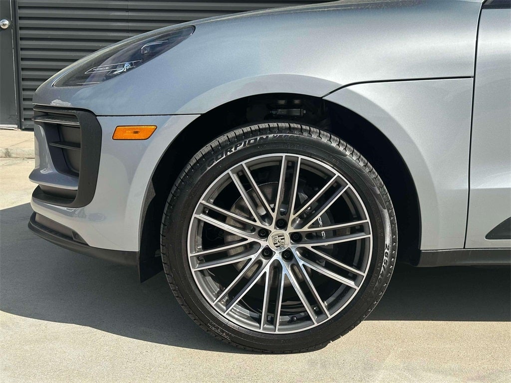 2025 Porsche Macan Base