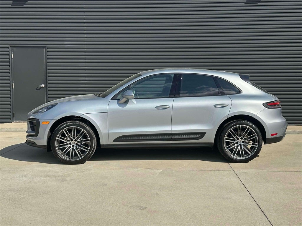 2025 Porsche Macan Base