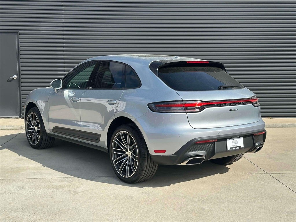 2025 Porsche Macan Base