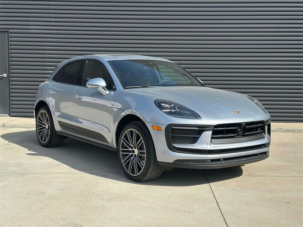 2025 Porsche Macan Base