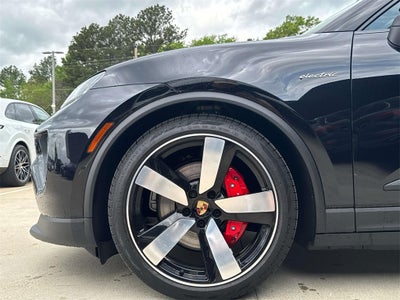 2025 Porsche Macan Electric 4S