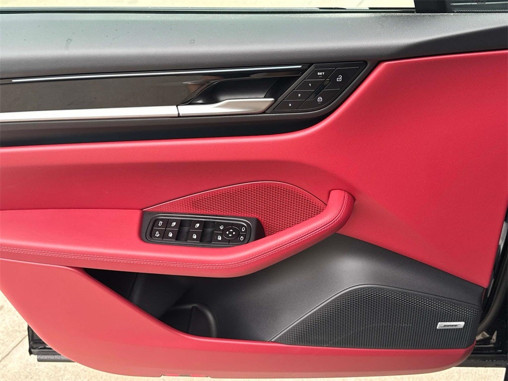 2025 Porsche Macan Electric 4S