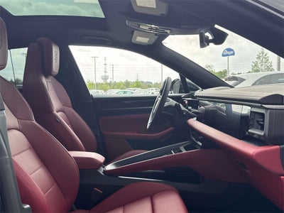 2025 Porsche Macan Electric 4S