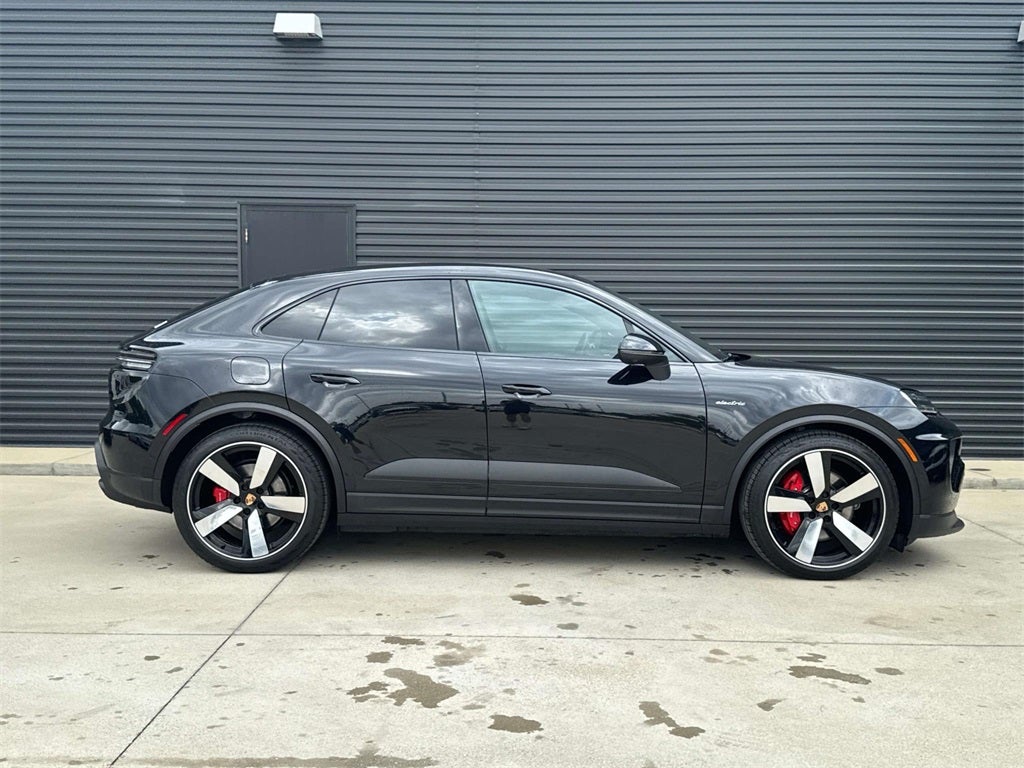 2025 Porsche Macan Electric 4S