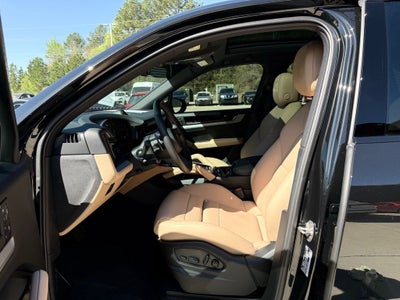 2025 Porsche Cayenne E-Hybrid Base