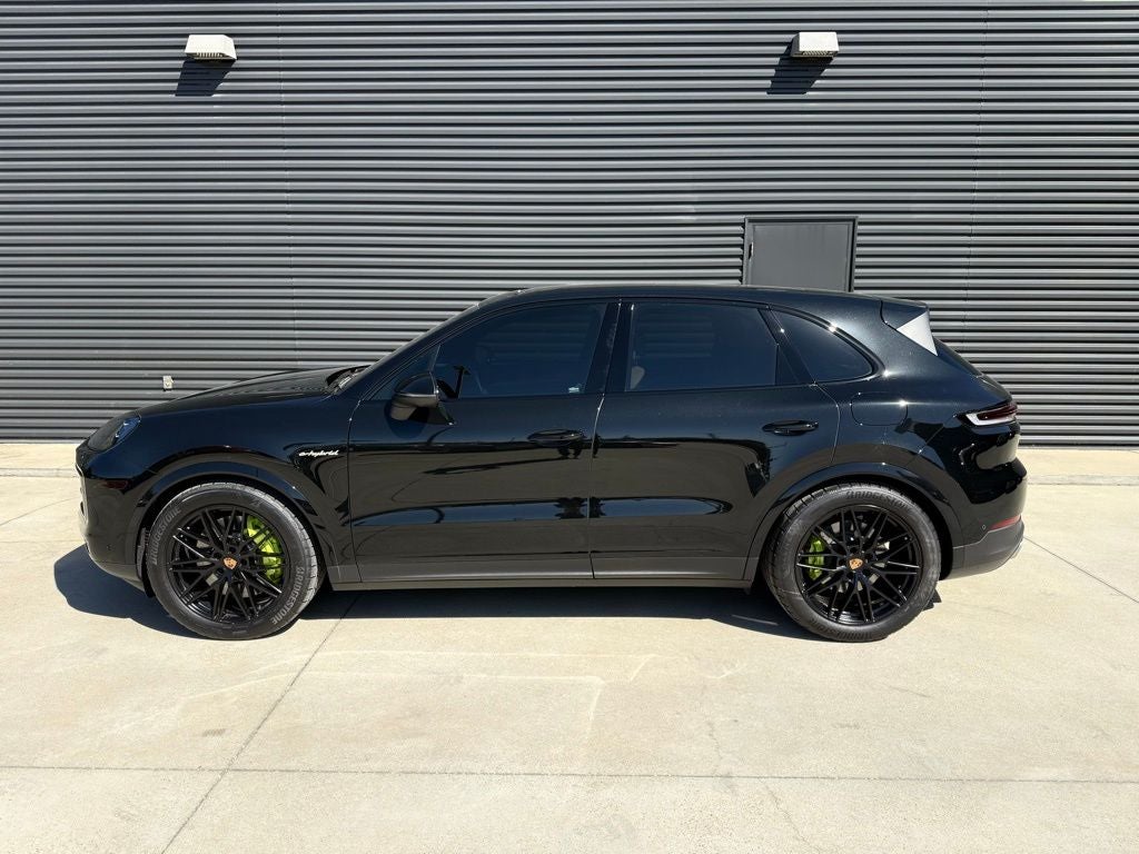 2025 Porsche Cayenne E-Hybrid Base