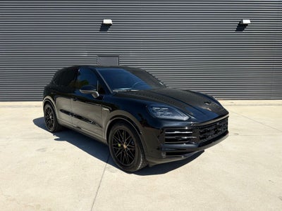 2025 Porsche Cayenne E-Hybrid Base