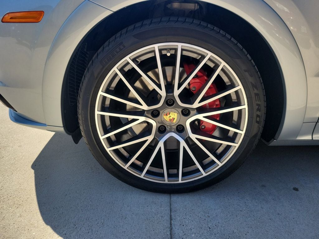 2022 Porsche Cayenne Coupe GTS