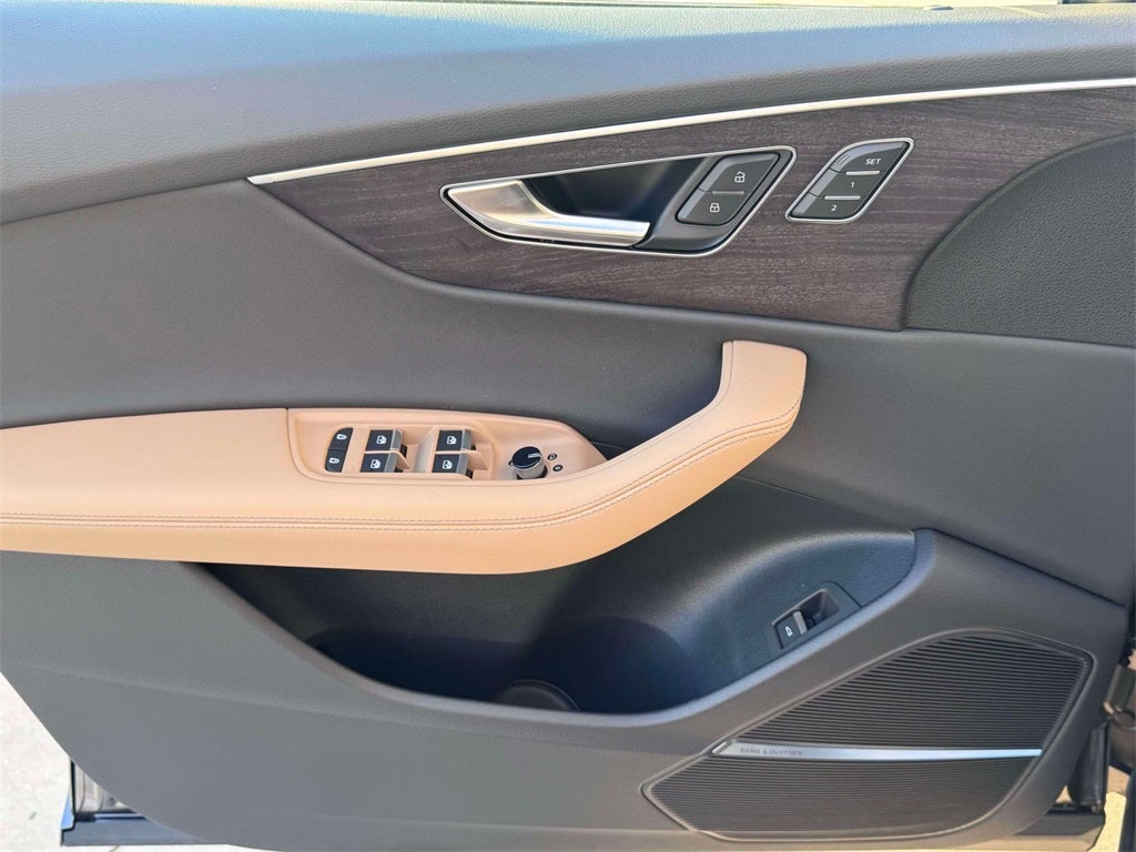 2025 Audi Q8 55 Premium Plus quattro