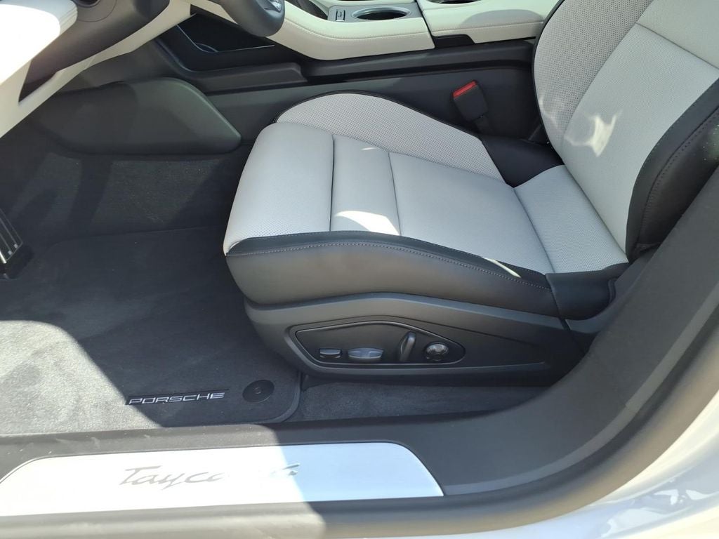 2026 Porsche Taycan 4