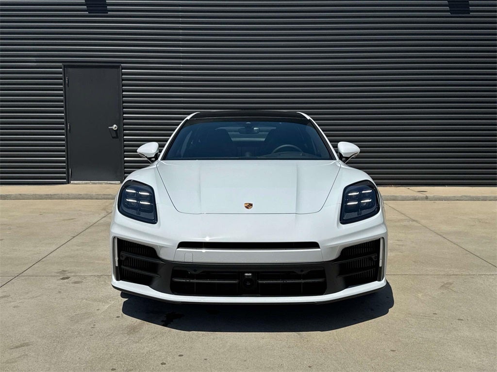 2025 Porsche Panamera 4